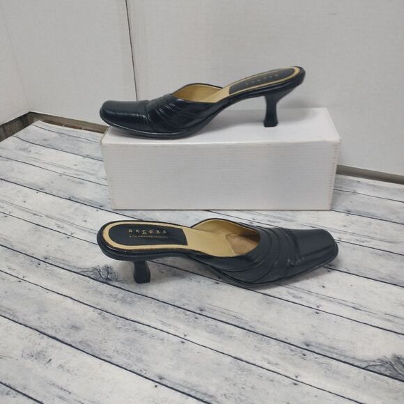 Axcess Liz Claiborne Black Leather Heels Shoes Size 6.5 M. - Picture 5 of 9